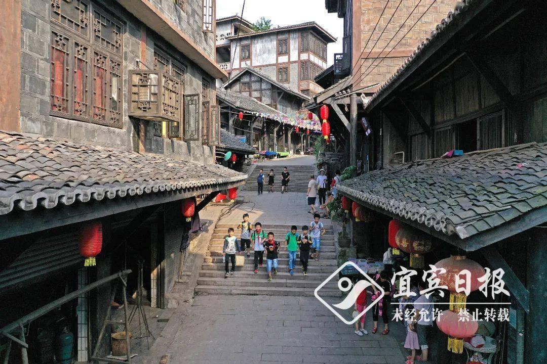 逃离幻想金字塔